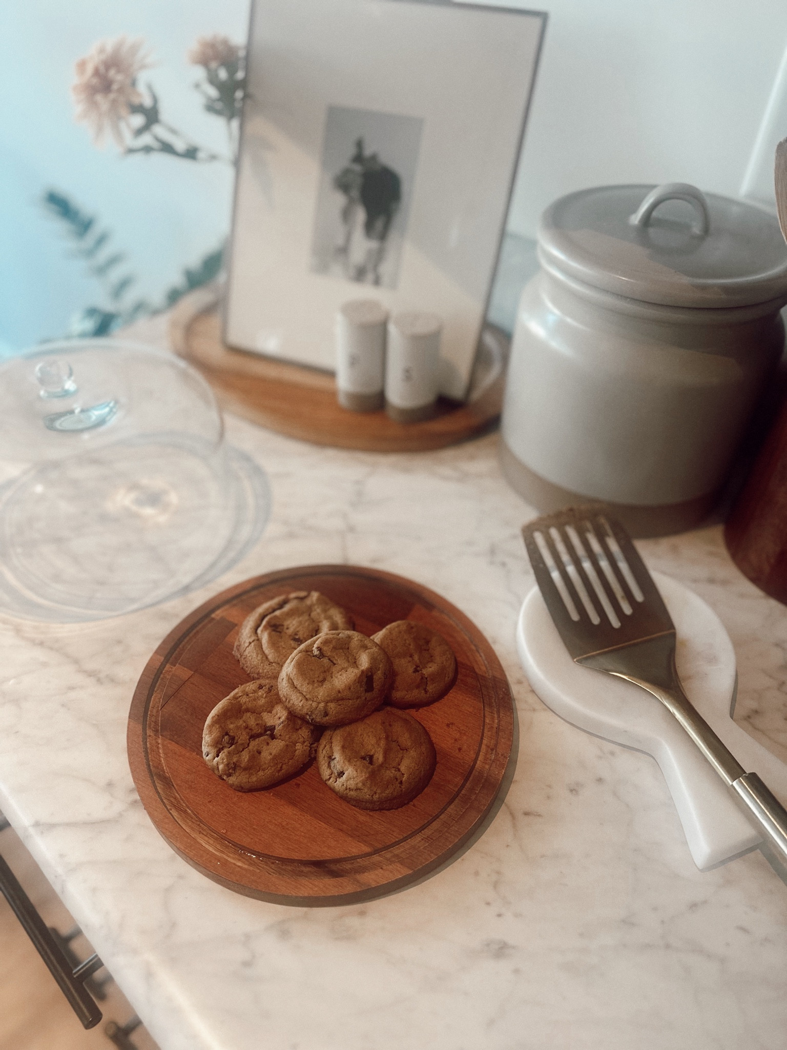 Sourdough Cookies Discard Ingredients
* 2 sticks softened butter
* 1 cup organic brown sugar
* 1 egg + 1 egg yolk
* 2/3 cup sourdough discard
* 2 tsp vanilla extract
* 3 cups all purpose flour
* 1 tsp salt
* 1/2 tsp baking powder
* 1 tsp cornstarch
* 1 tsp baking soda
* 1 1/2 cups chocolate chunks

#LTKParties #LTKFamily #LTKHome