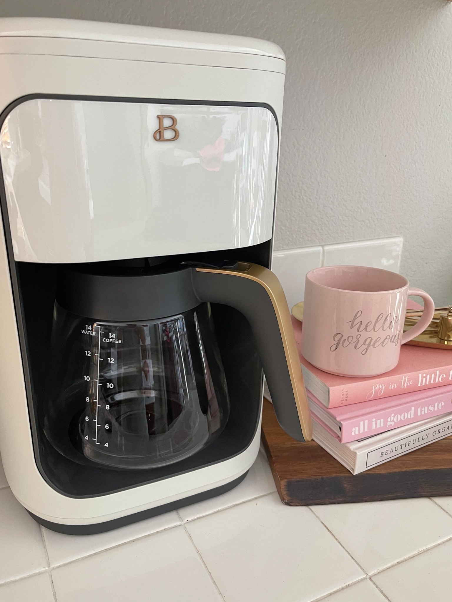 Cutest Coffee Maker ☕️ 

Coffee table books, pink book, coffee maker, white coffee maker, candle lighter, electric lighter, candle accessory set.

#LTKFindsUnder100 #LTKFindsUnder50 #LTKHome