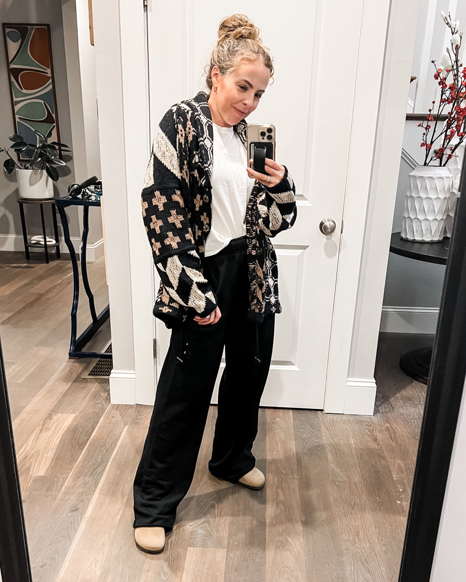 If I’ve learned anything in the last 3 years of my IG journey, it’s that a good cozy outfit is one of my favorite ways to be subtle chic