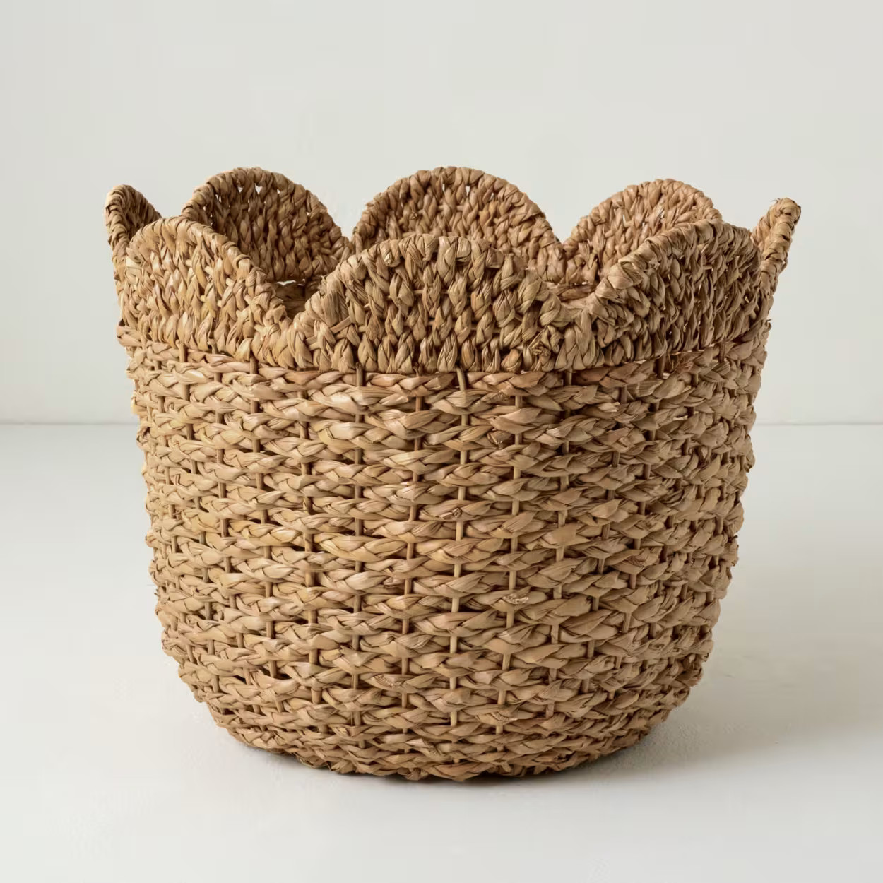 Solene Woven Scalloped Basket | Magnolia