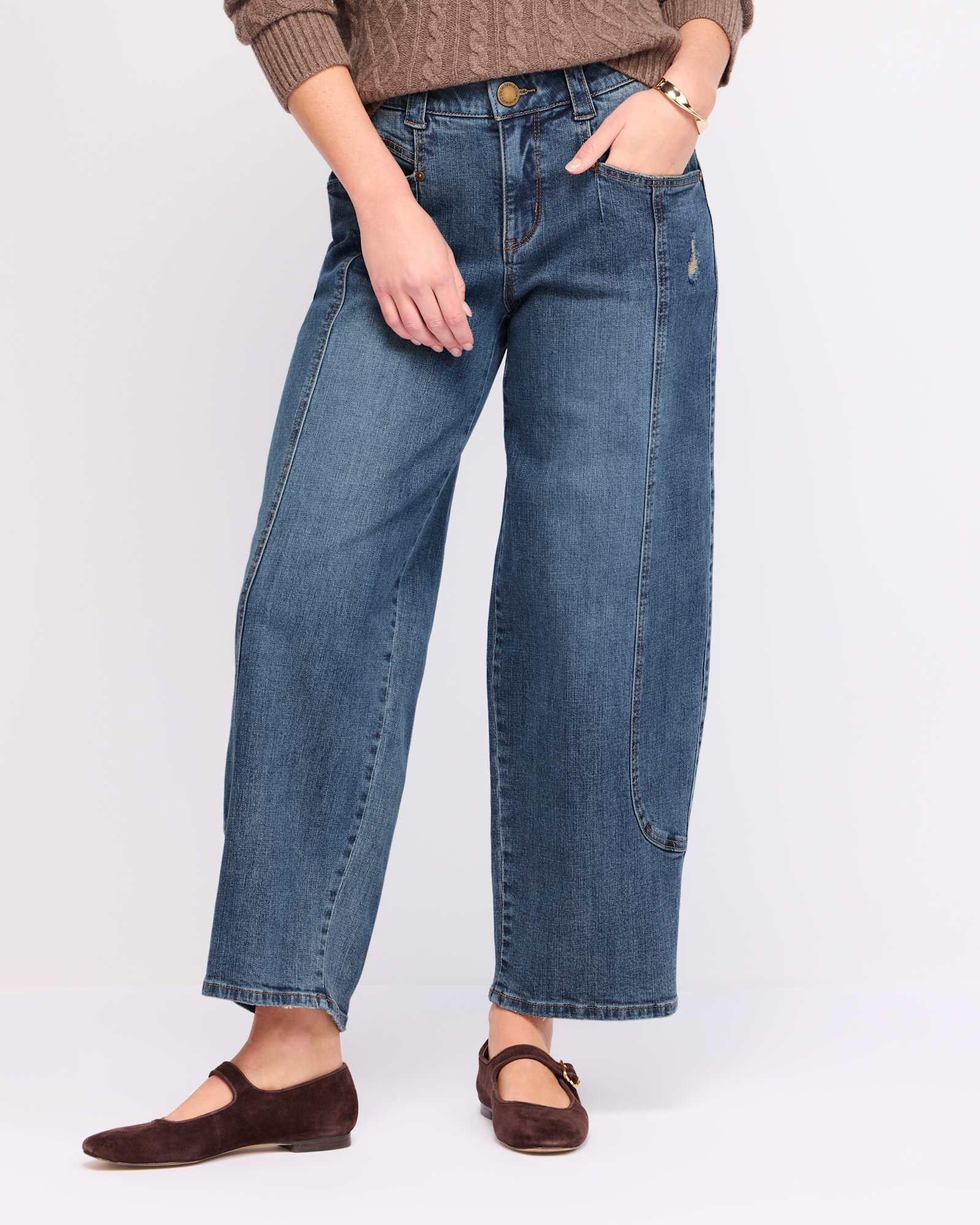 28/19" High Rise Barely Barrel W/ V-Pockets & Front Panels | Stitch Fix