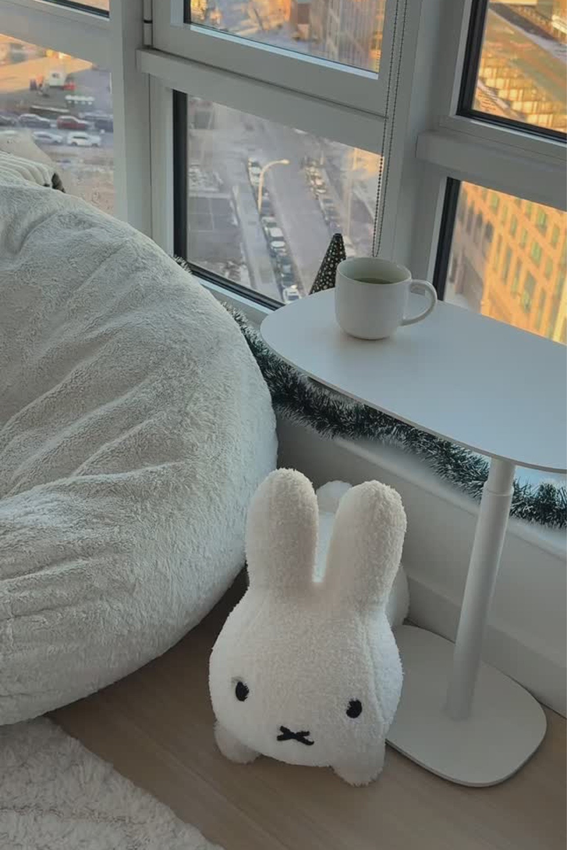 // embracing my homebody era this season 🤍

@bdi_furniture #bdifurniture #nycapartment #nyc #apartmentdecor #apartmentliving