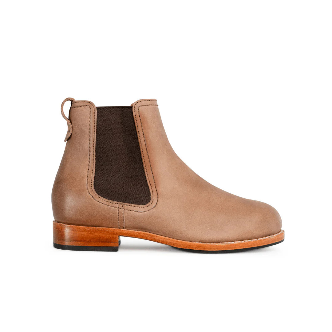 Comfortable Women's Leather Chelsea Boots | The Mérida | Adelante Shoe Co