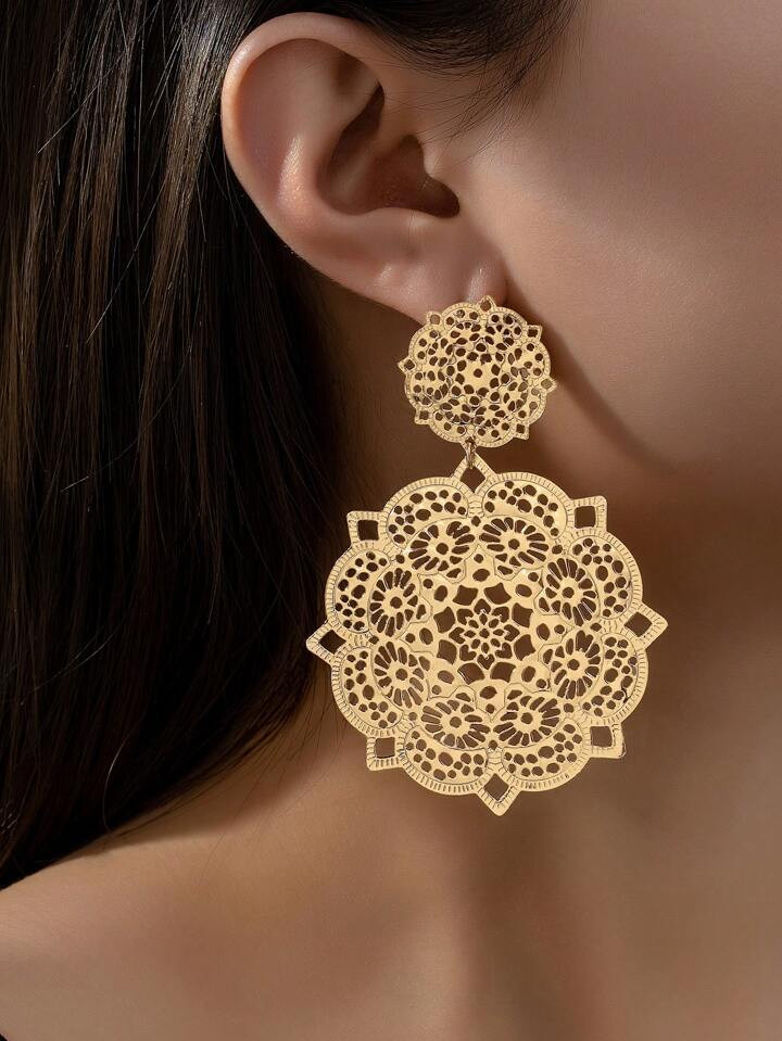 2pcs/Set Of Exaggerated European And American Metal Hollow Flower Pendant Earrings Suitable For W... | SHEIN