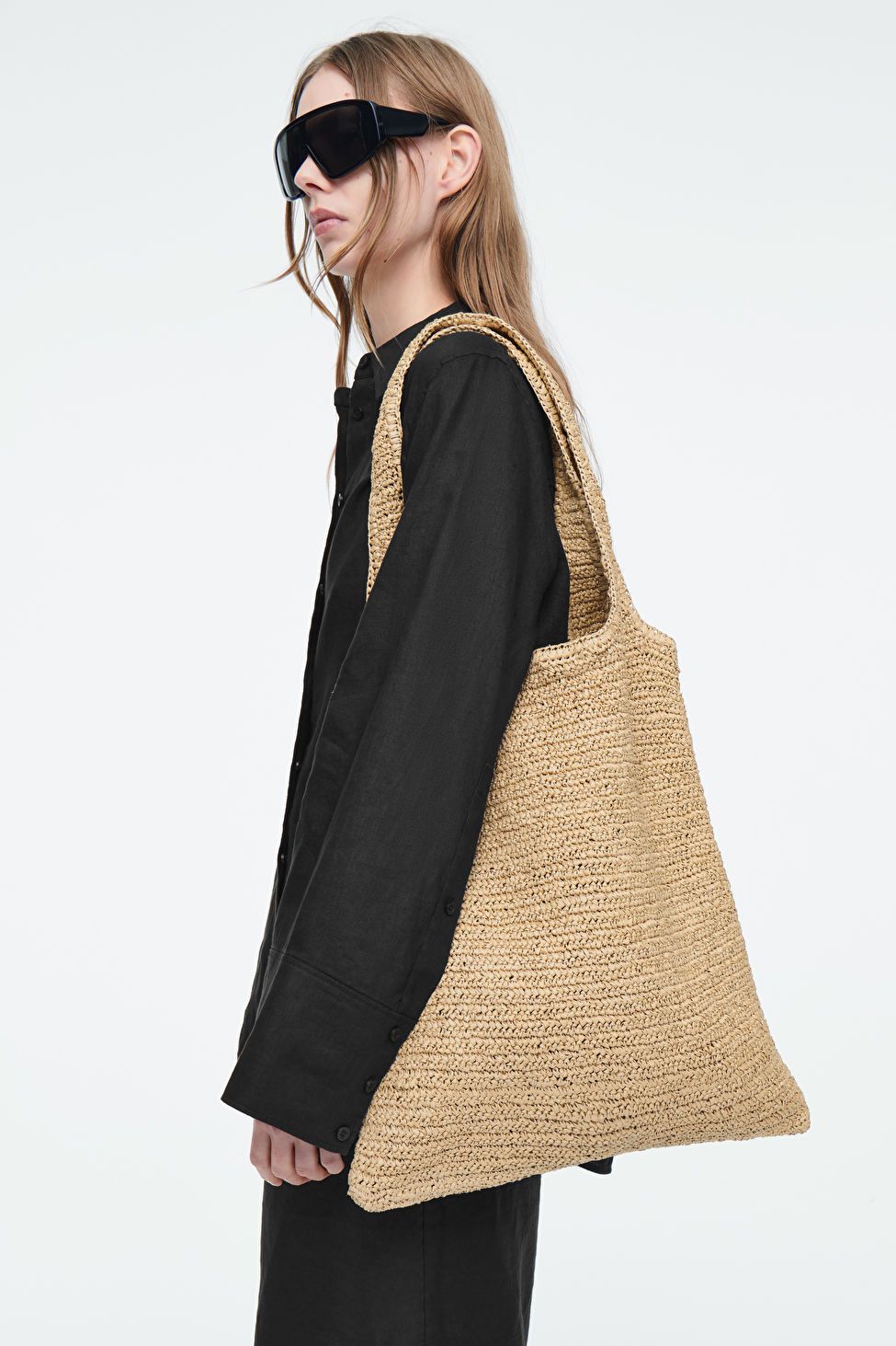 OVERSIZED SHOPPER - RAFFIA | COS UK