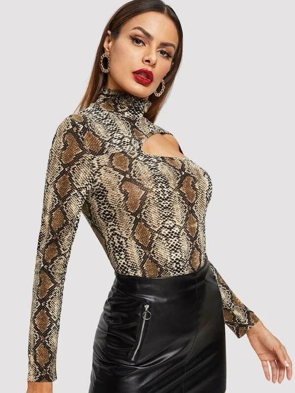 SHEIN Cutout Front Snake Skin Print Fitted Tee | SHEIN