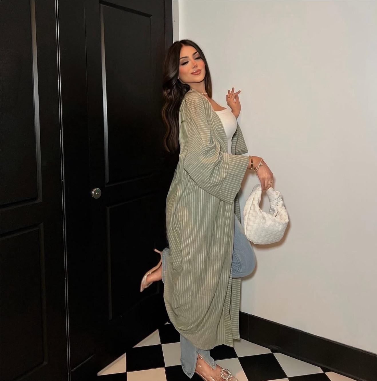 kimono link: https://www.jeans-industry.fr/gb/gilet/60947-kimono-a-rayures.html