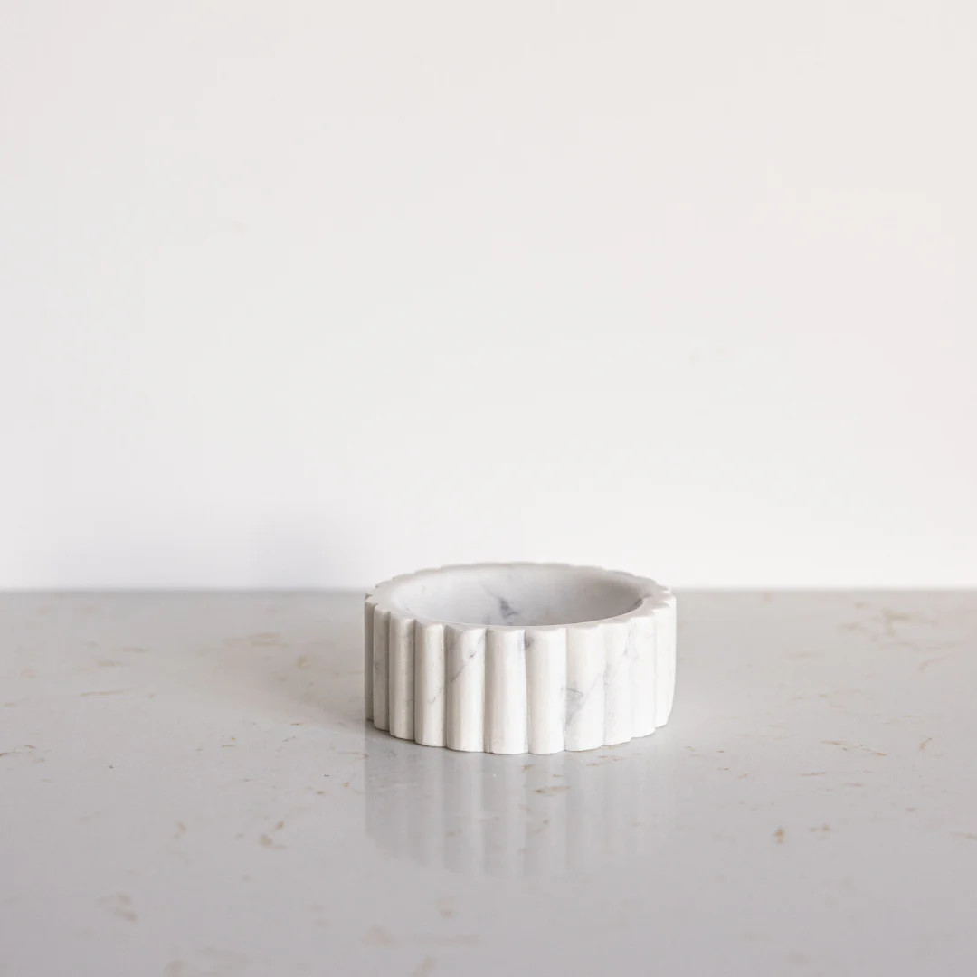 White Marble Fluted Soap Dish | By Luxe B Co. | luxe bCO
