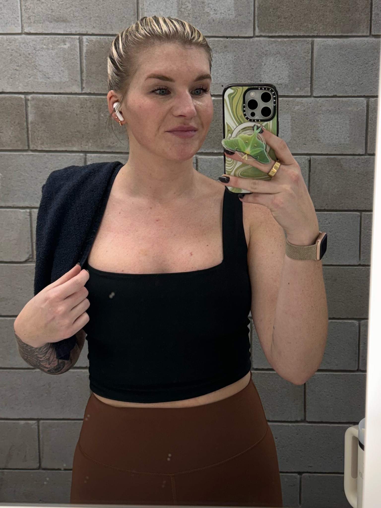 My go-to workout outfit #creatureofhabit

I got this phone case several months ago but I still can’t get over how cute it is! 🦋


#workout #workoutuniform #workoutoutfit #health #fitness #athleisure #phonecase #popsocket #magsafe #lunarmoth