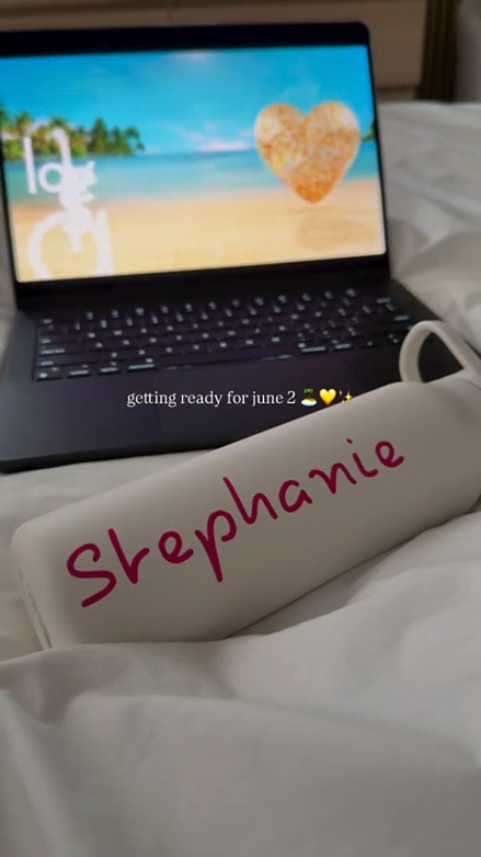 In honor of the @loveislandusa season 8 cast being announced today ✨ Say LOVE for the 🔗s to everything I used to make my #loveislandusa water bottle 🫶🏼 who else is ready for June 2?! 🙋🏽‍♀️ I’ll be sat 🙂‍↕️

Be sure to follow me on the LTK app for all my links, daily finds, new arrivals, and everything I’m loving lately!👉🏼 https://www.shopltk.com/explore/tarjaymaxx

#summerstyle☀️ #targetfinds #targethaul #targetmusthaves target fashion, target must haves, target love, target lover, target finds, target haul, target must haves, love island USA, love island, diy

#LTKdayinmylife #LTKSeasonal #LTKHome