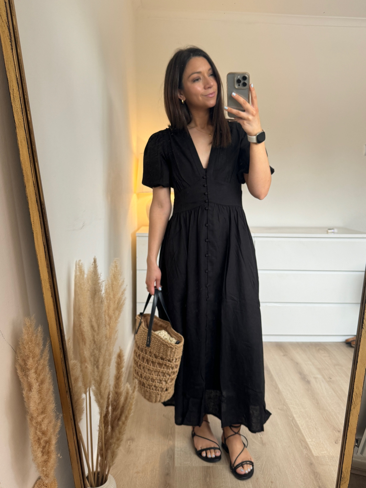 Nobody’s child - starlight midi dress 

Wearing size 6



#LTKSeasonal #LTKeurope #LTKfindsunder100