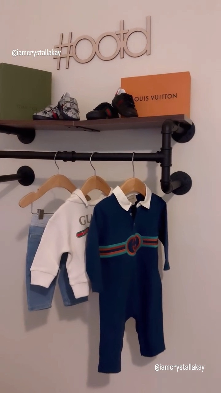 How freaking cute is this #OOTD wall I added to baby boys nursery! Stylish ways for a stylish babe (baby)! 😍😎

#boymom #nurserydecor #babyboynursery #onlychildproblems #babyfashion #nurseryideas