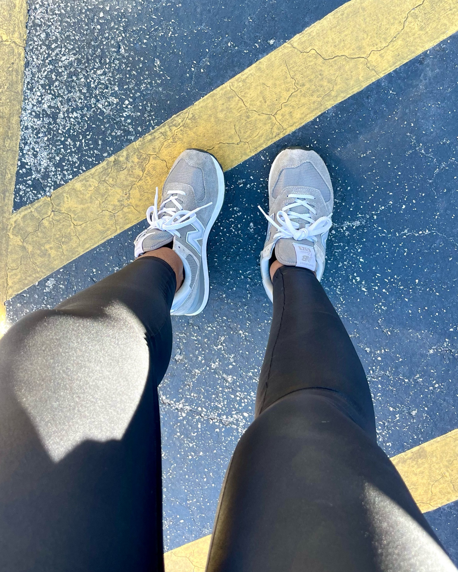 My favorite sneakers for everyday wear and workout ! So comfortable and trendy New Balance 574