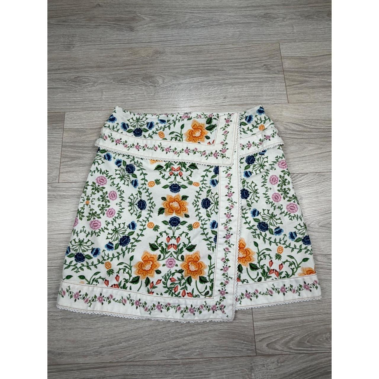 Farm Rio Women's Mini Skirt - Multi/White - 29 | Depop US