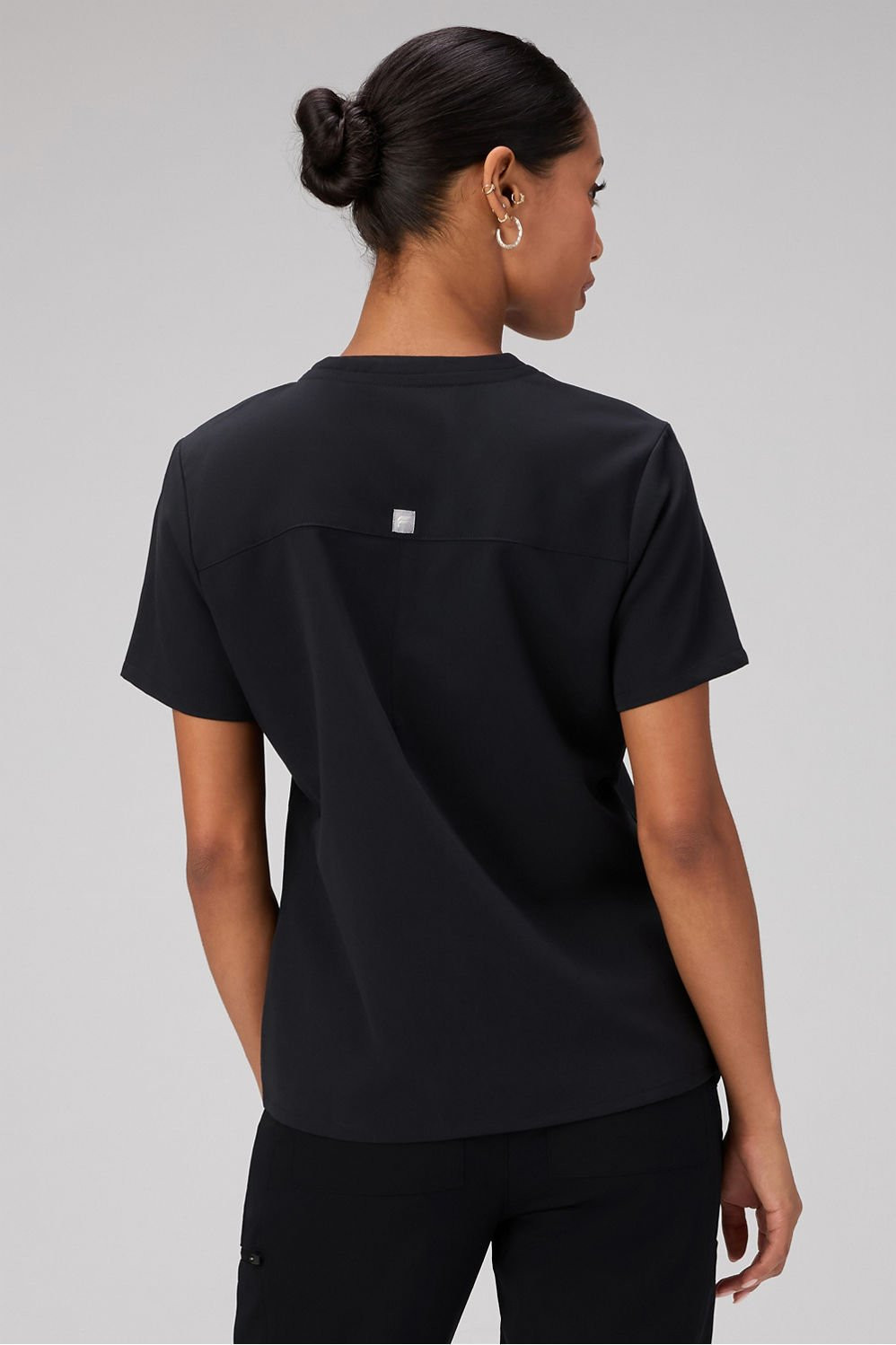 Vital 1-Pocket Scrub Top | Fabletics