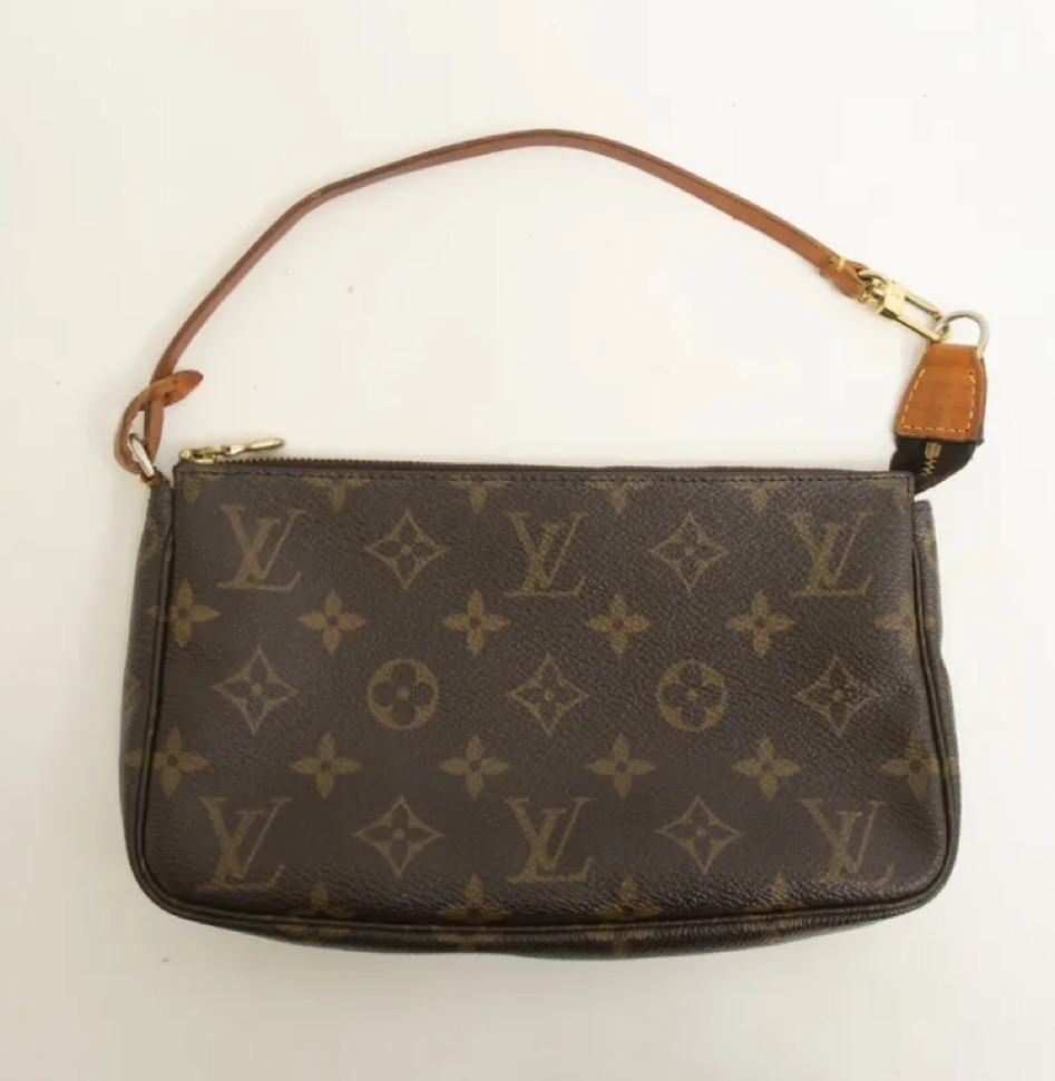 Louis Vuitton pochette accessories 

#LTKitbag #LTKstyletip #LTKGiftGuide