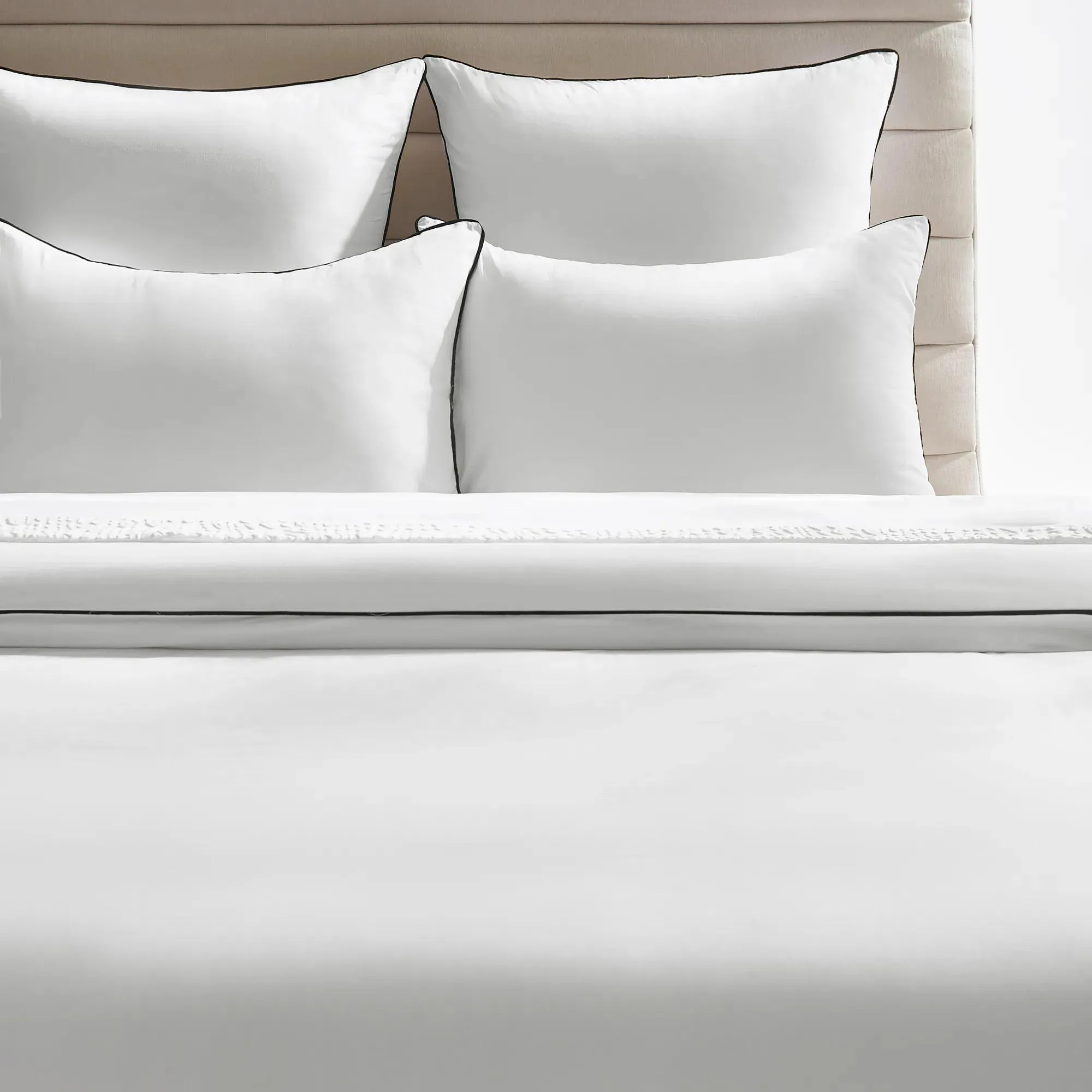 Sarla Contrast Cotton Percale Bedding Set - White/Black | Z Gallerie