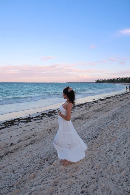 White beachy dress from Amazon 🤍 Wearing size small! 



#LTKtravel #LTKstyletip #LTKbump