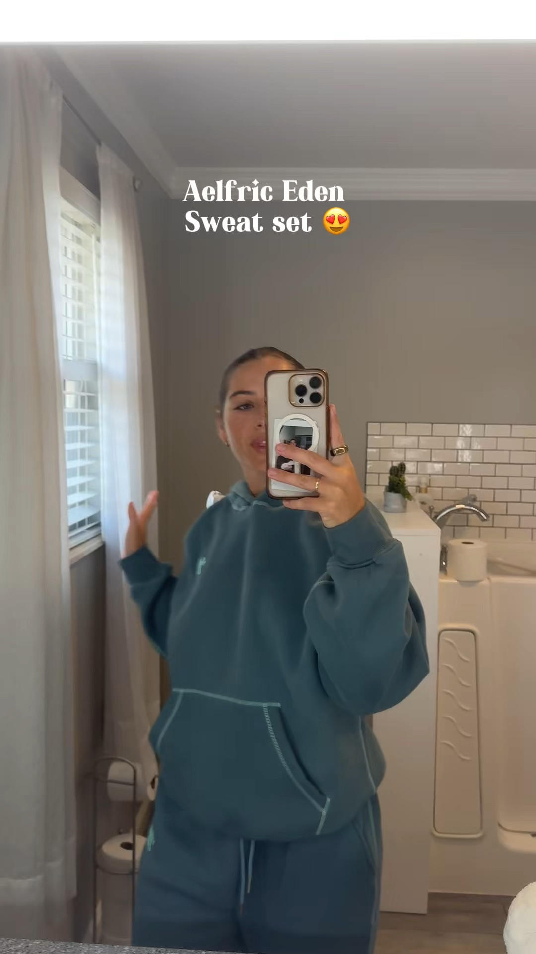 My new favorite sweat set for the fall

#LTKgrwm #LTKootd #LTKActive