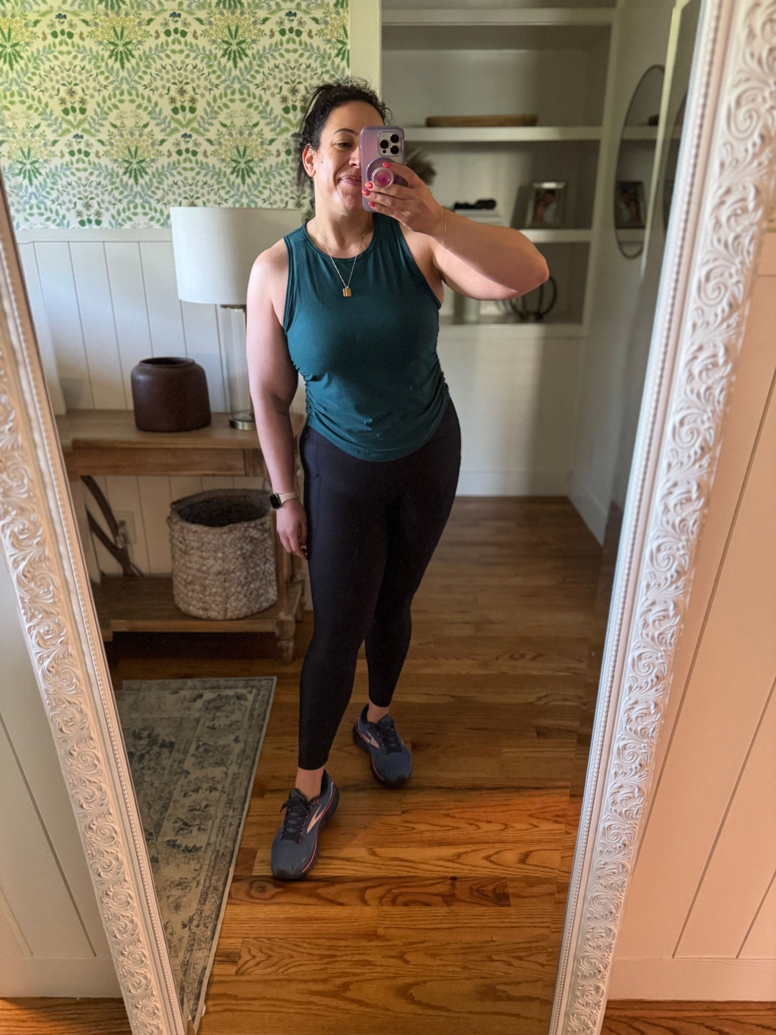 Old navy active wear for the midsize girl! Wearing size xl in the workout tank and large in the leggings 

#LTKActive #LTKFindsUnder100 #LTKMidsize