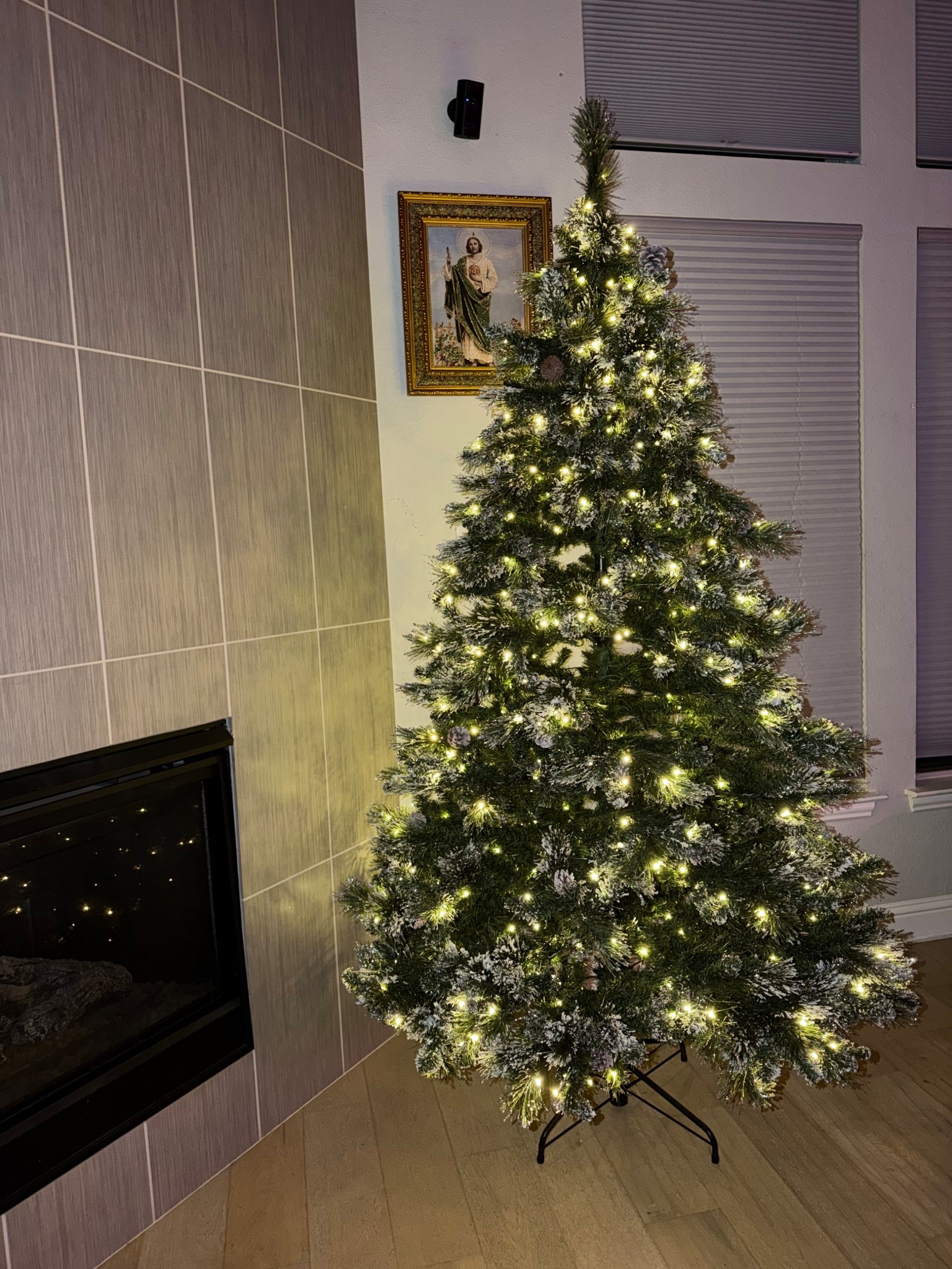 Christmas Tree up! Let the decorating magic begin! ✨

#LTKHome #LTKSaleAlert #LTKHoliday