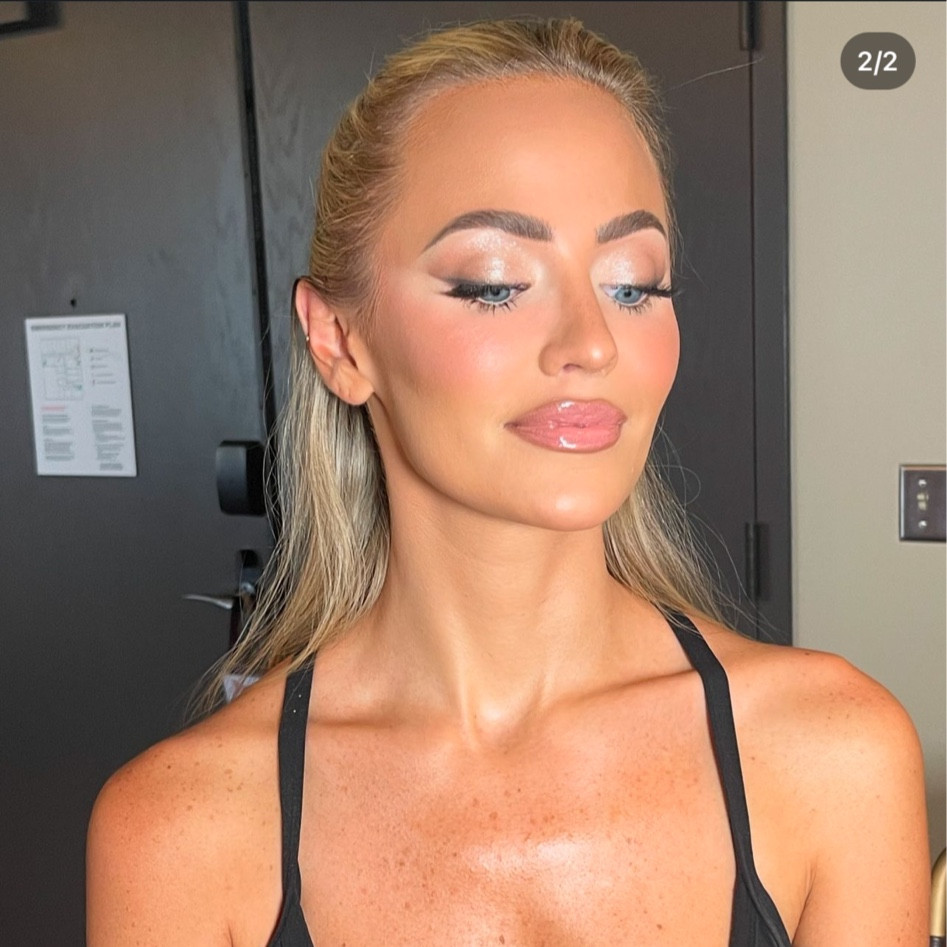 Lip combo

#LTKParties #LTKFamily #LTKShoeCrush