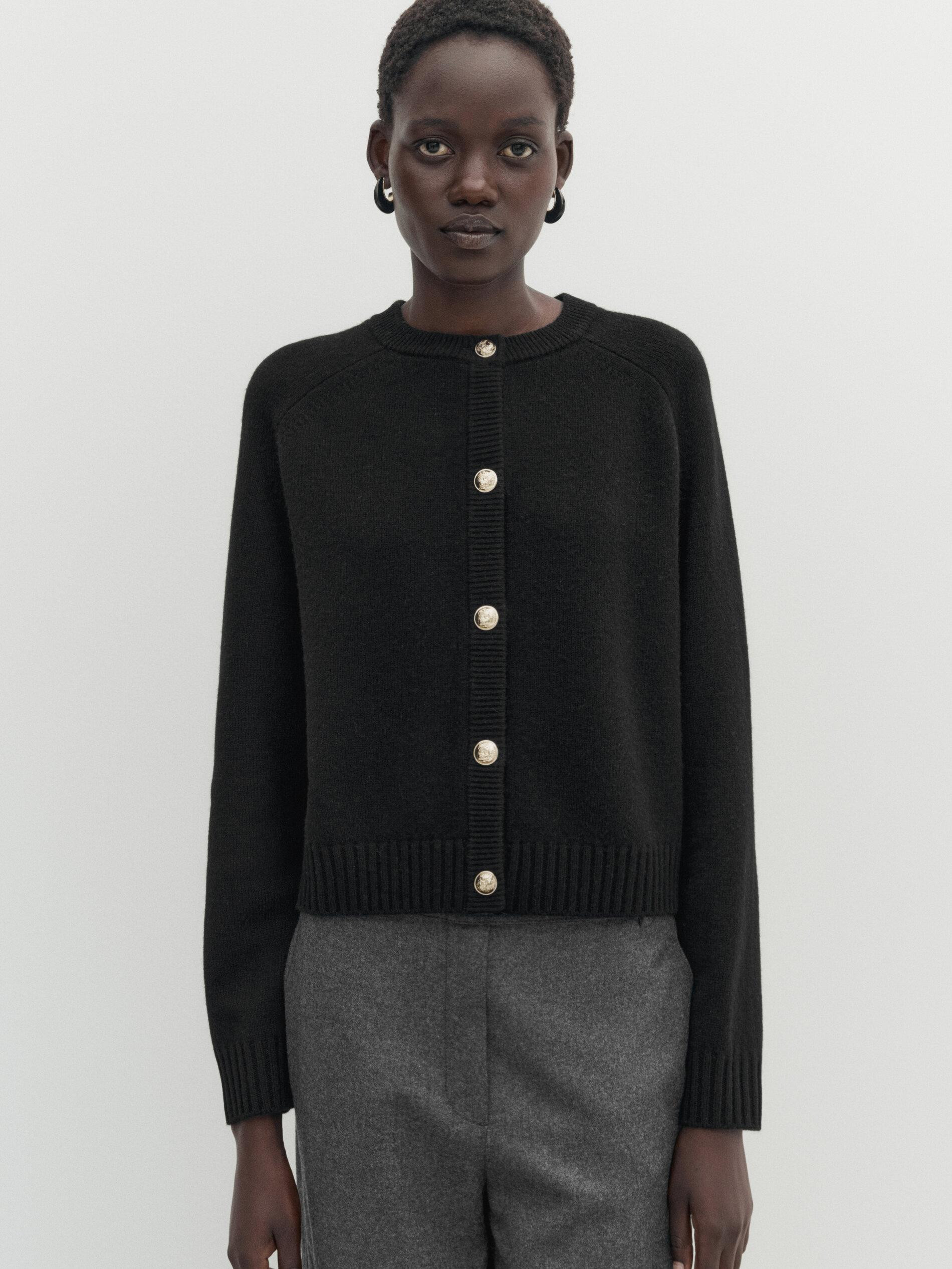 Knit cardigan made of 100% wool with buttons | Massimo Dutti US