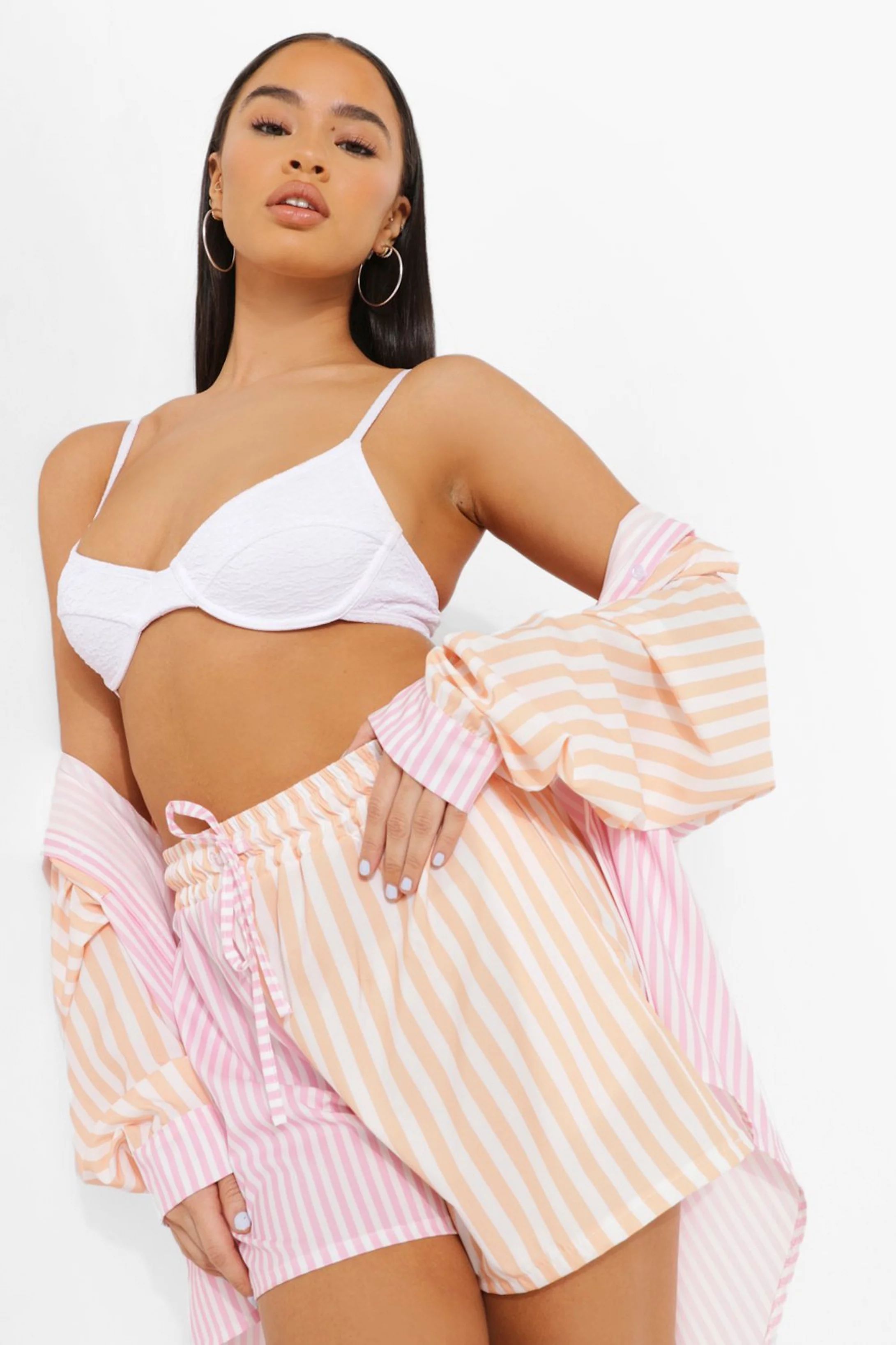 Contrast Stripe Relaxed Fit Shorts | Boohoo.com (US & CA)