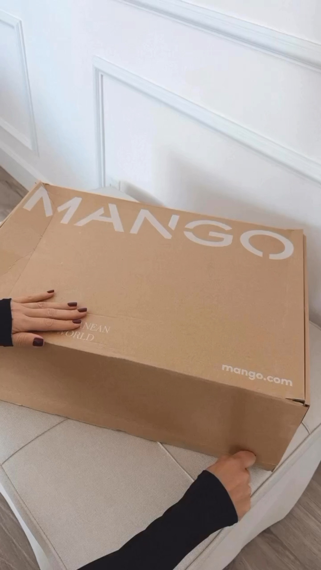 Mango unboxing! Cardigans, blazers, skirts, jackets, gloves, heels, and bags. Everything fits true to size 



#LTKSeasonal #LTKU #LTKStyleTip