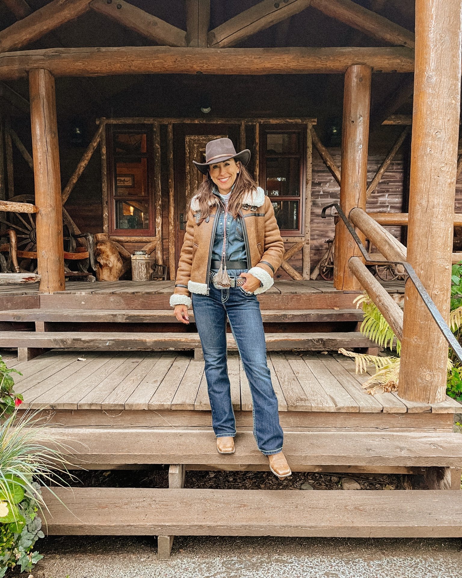 Jacket size small tts. 
Boots tts
Denim tts, 27
Denim shirt, runs slightly big. Sized down to xs

Montana 
Ranch look
Ranch life 
Out west
Cattle steer horseback riding 