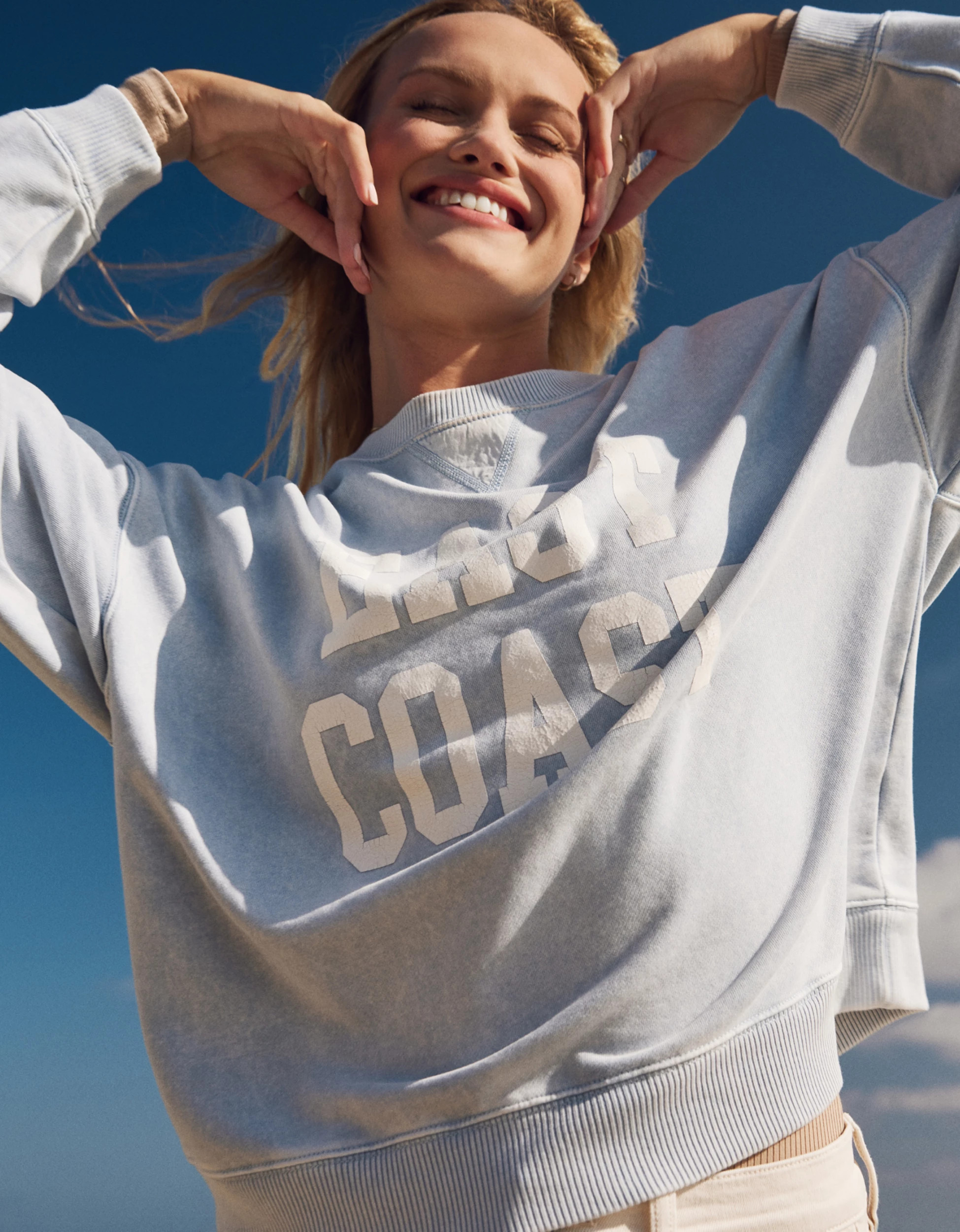 AE Crew Neck Graphic Fleece Sweatshirt | American Eagle Outfitters (US & CA)