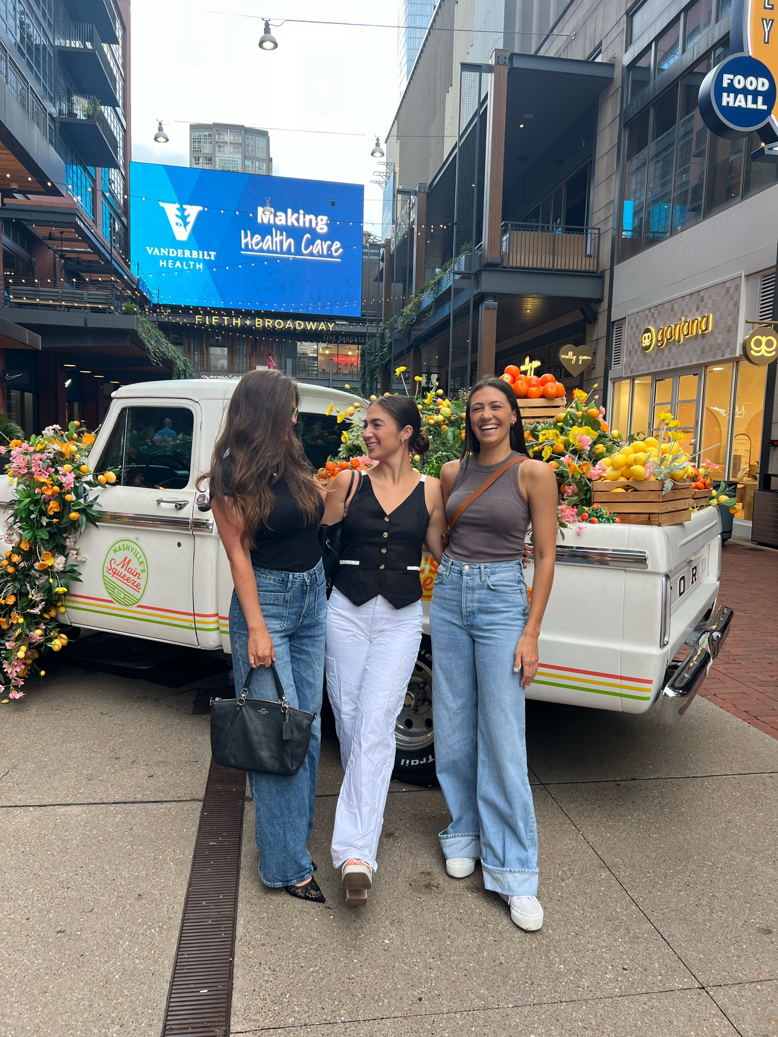 Jeans - 6
Top - M 
Shoes - tts 8


#LTKShoeCrush #LTKFindsUnder50 #LTKStyleTip