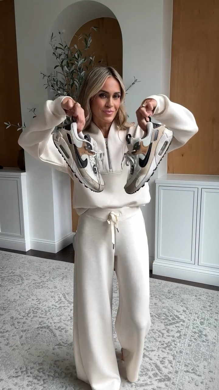 My favorite elevated lounge set that is perfect for travel - comes in length options and multiple colors - in love with the heathered oatmeal 🫶🏻 perfect everyday casual outfit great for momlife

#traveloutfits #airportoutfit #momoutfits

#LTKTravel #LTKootd #LTKmomlife