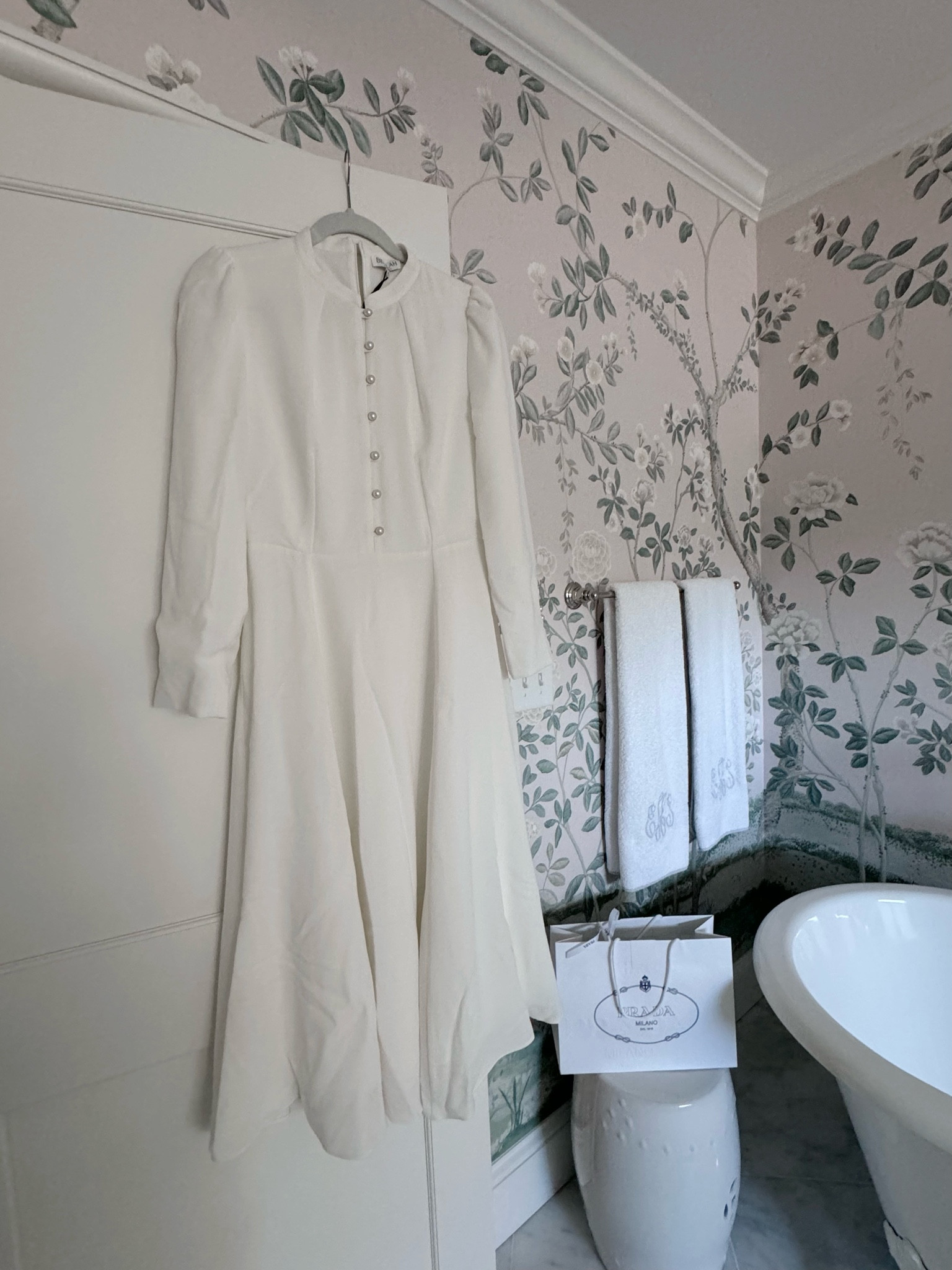 Beautiful dress from Beulah London. Linking a similar one from Destree I also love!
