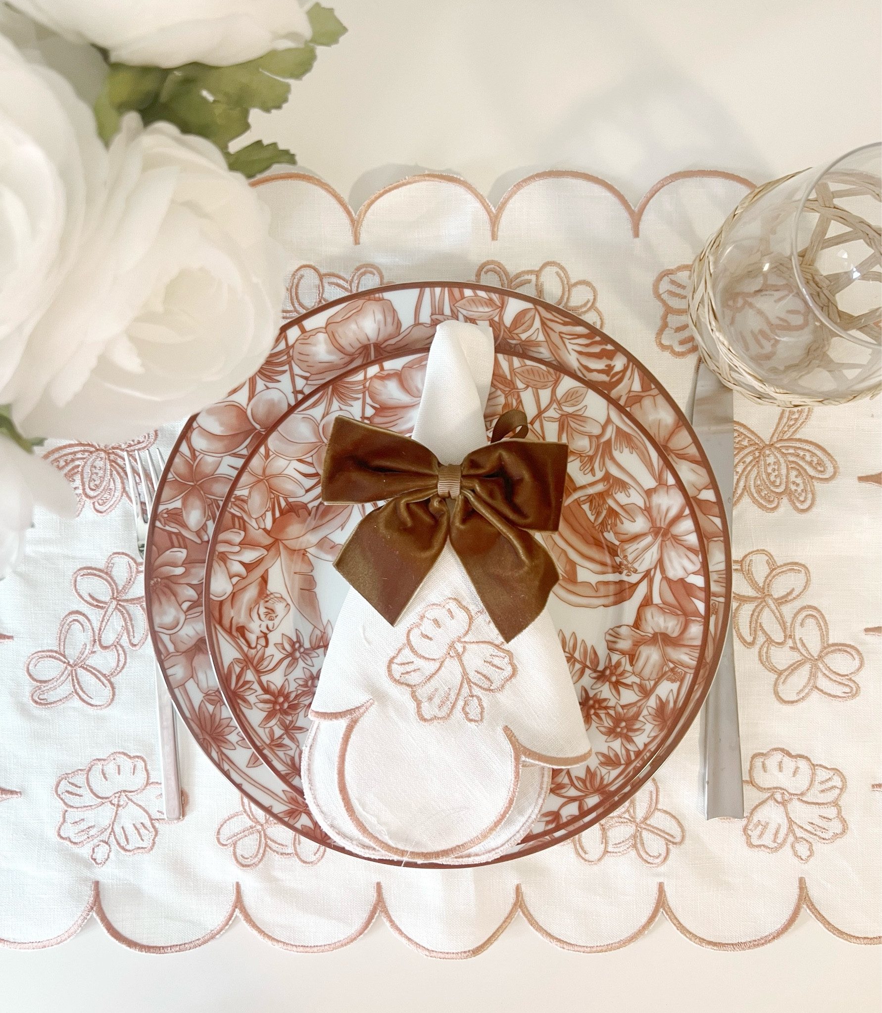 Thanksgiving tableware. Dinner set. 
.
.
.
...

#LTKHome #LTKFamily #LTKHoliday