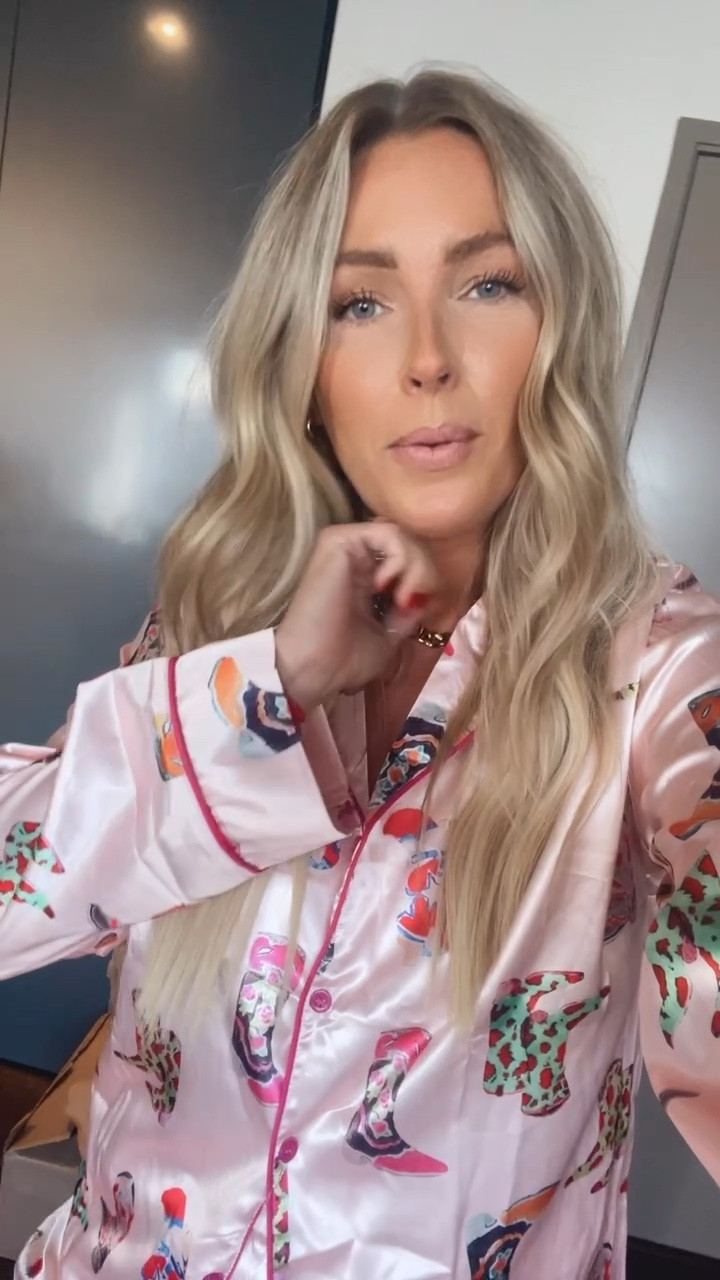 Sides up to a large for this pajama set. Pants fits TTS, wearing 29. White dress. Fall outfits fall fashion. Wedding guest dress. Looks for less. Daily deal. Bubble dress. Workwear. Business casual outfit. 




#LTKMidsize #LTKVideo #LTKSaleAlert