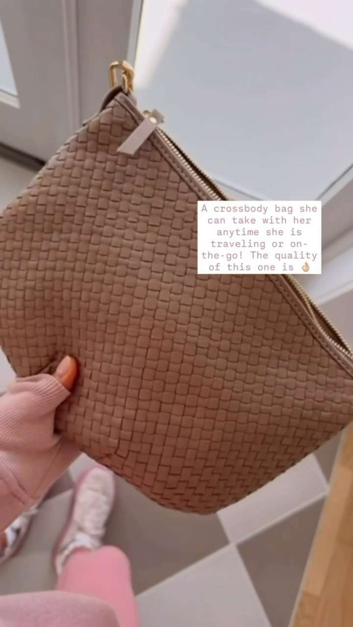 This is such a great neutral purse that can really be a staple! This would be a great gift for a mom for Mother's Day! I love this color and woven detailing!

Loverly Grey, quince, crossbody purse, neutral purse, mother's day gift ideas 

 #LTKMothersDay