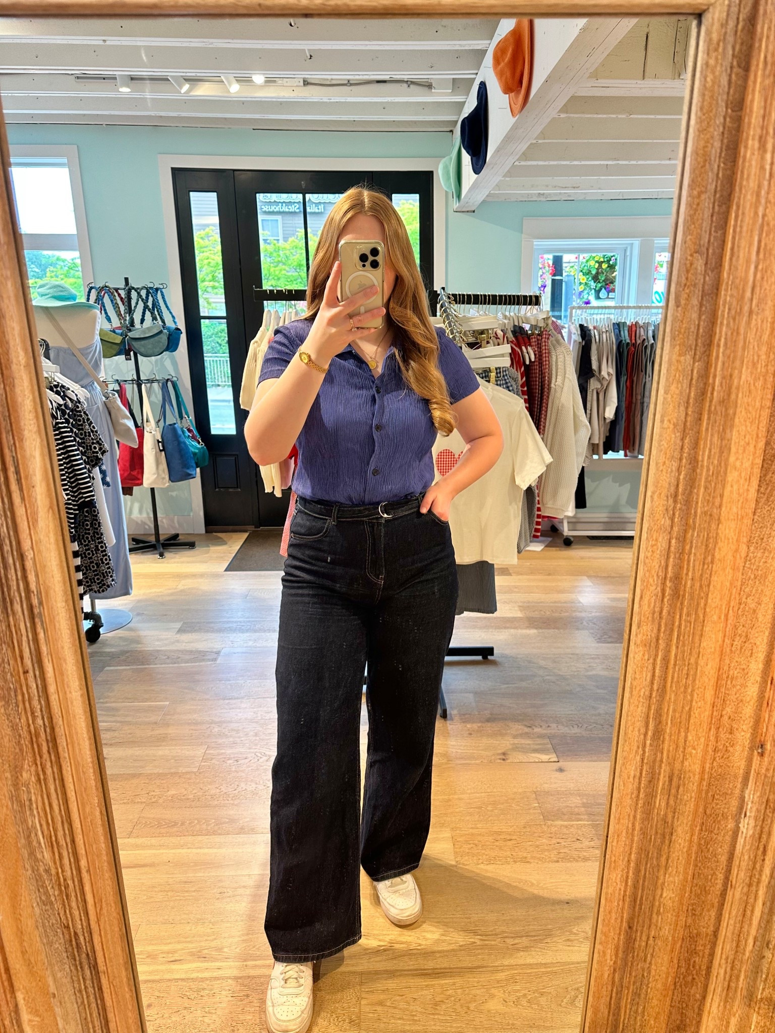 Shirt was thrifted and pants are from Turkey 💁🏼‍♀️. I’ve linked a similar look!
I am 5’8” size M-L