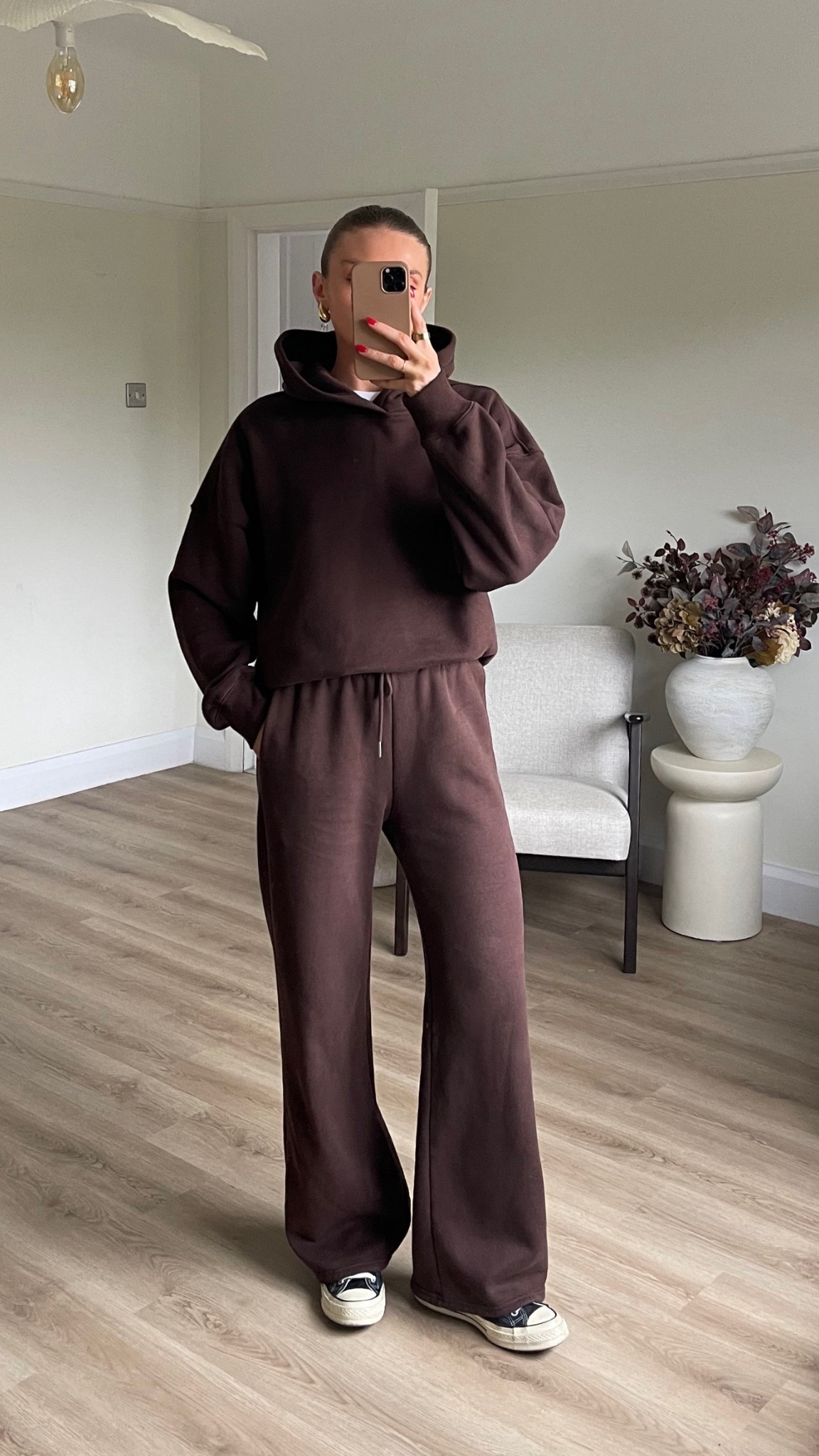 I wear the medium in the hoodie and a small regular in the joggers
I’m 5ft 6 