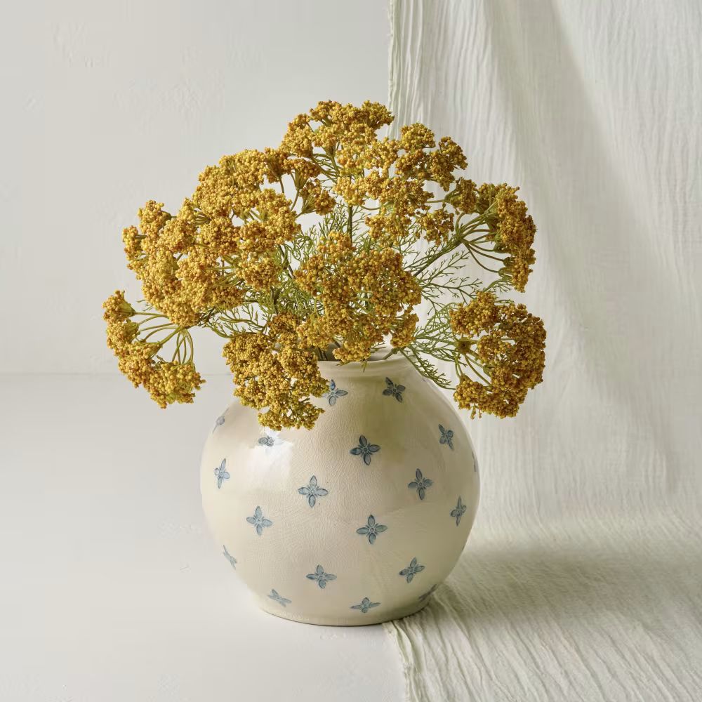 Vintage Inspired Vase + Queen Anne Lace Bush Pairing | Magnolia