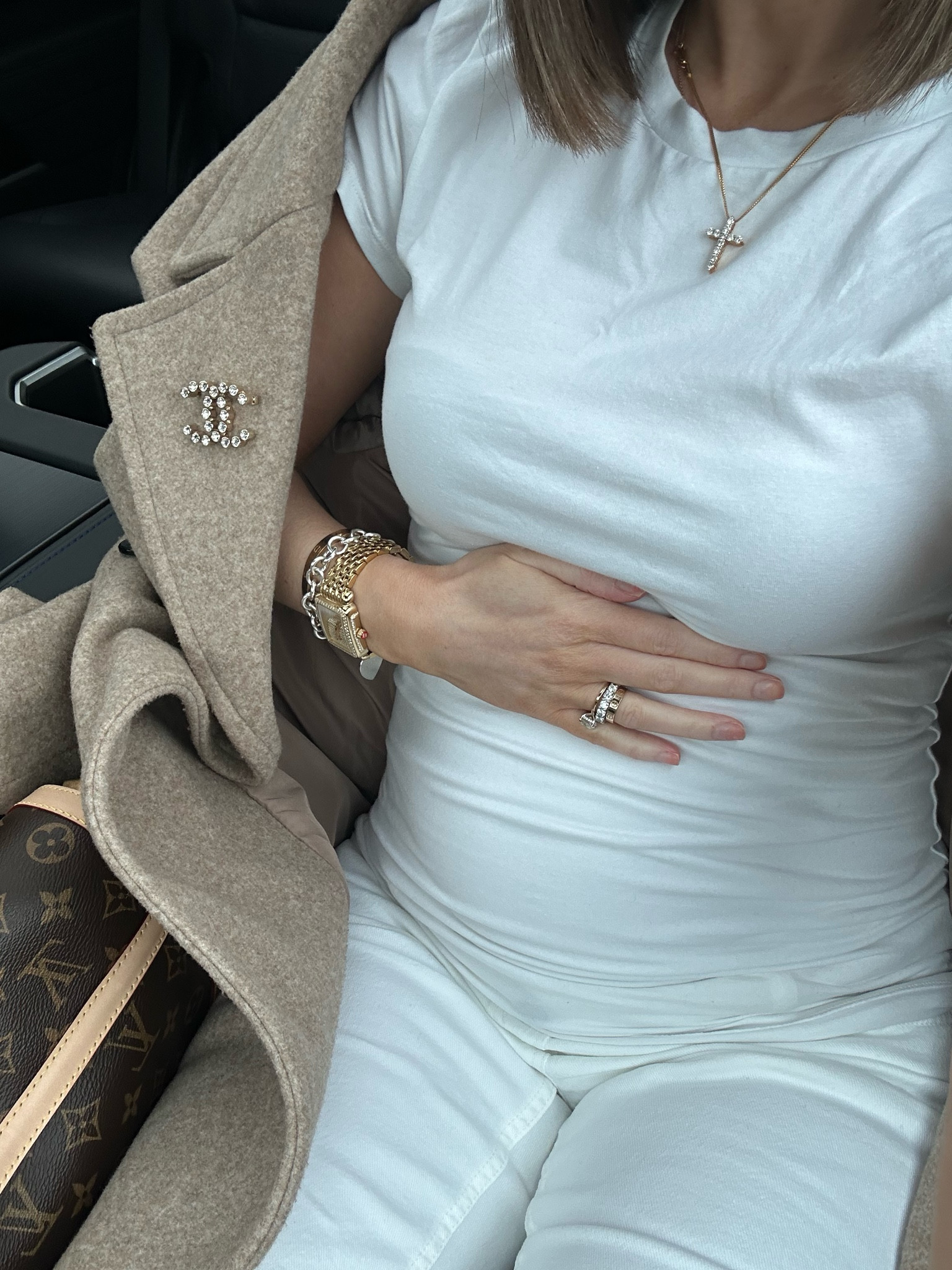 abercrombie maternity white tee (tts, xs)
abercrombie maternity jeans (got my usual abercrombie size 25 short)

#LTKBump #LTKSaleAlert #LTKFindsUnder100