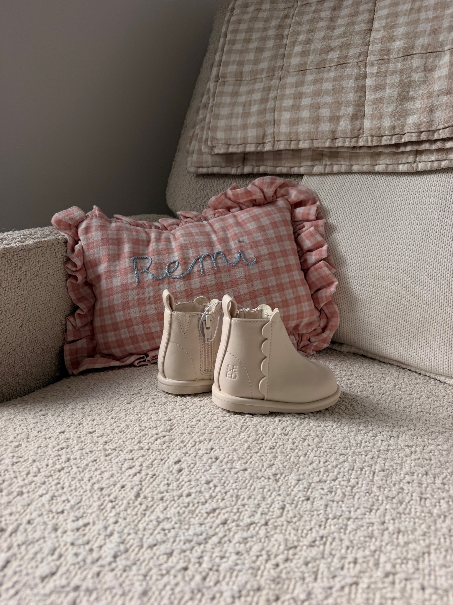 Cute baby shoes for winter 🤍🎀