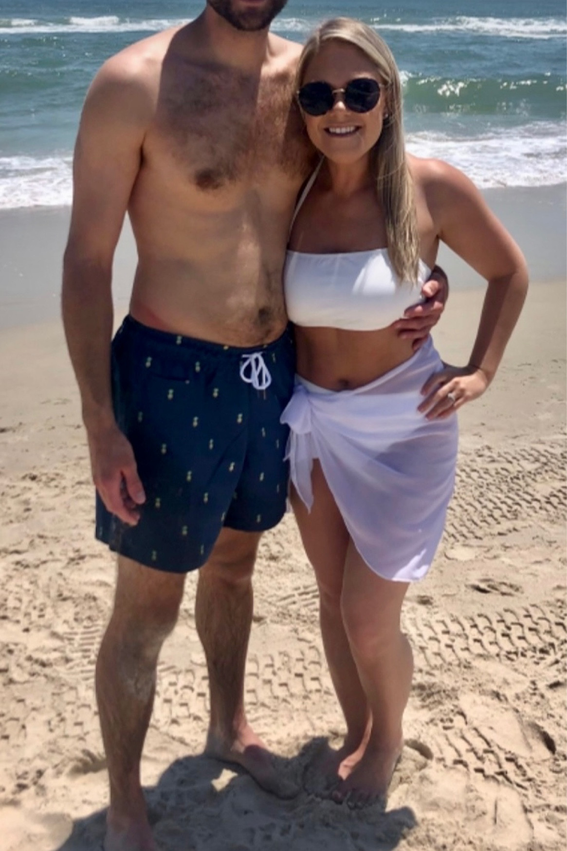 This swimsuit cover up is perfect for beach day!

Beach cover up, sarong, bikini cover up, white sarong, cover up skirt 

#LTKFind #LTKunder50 #LTKswim