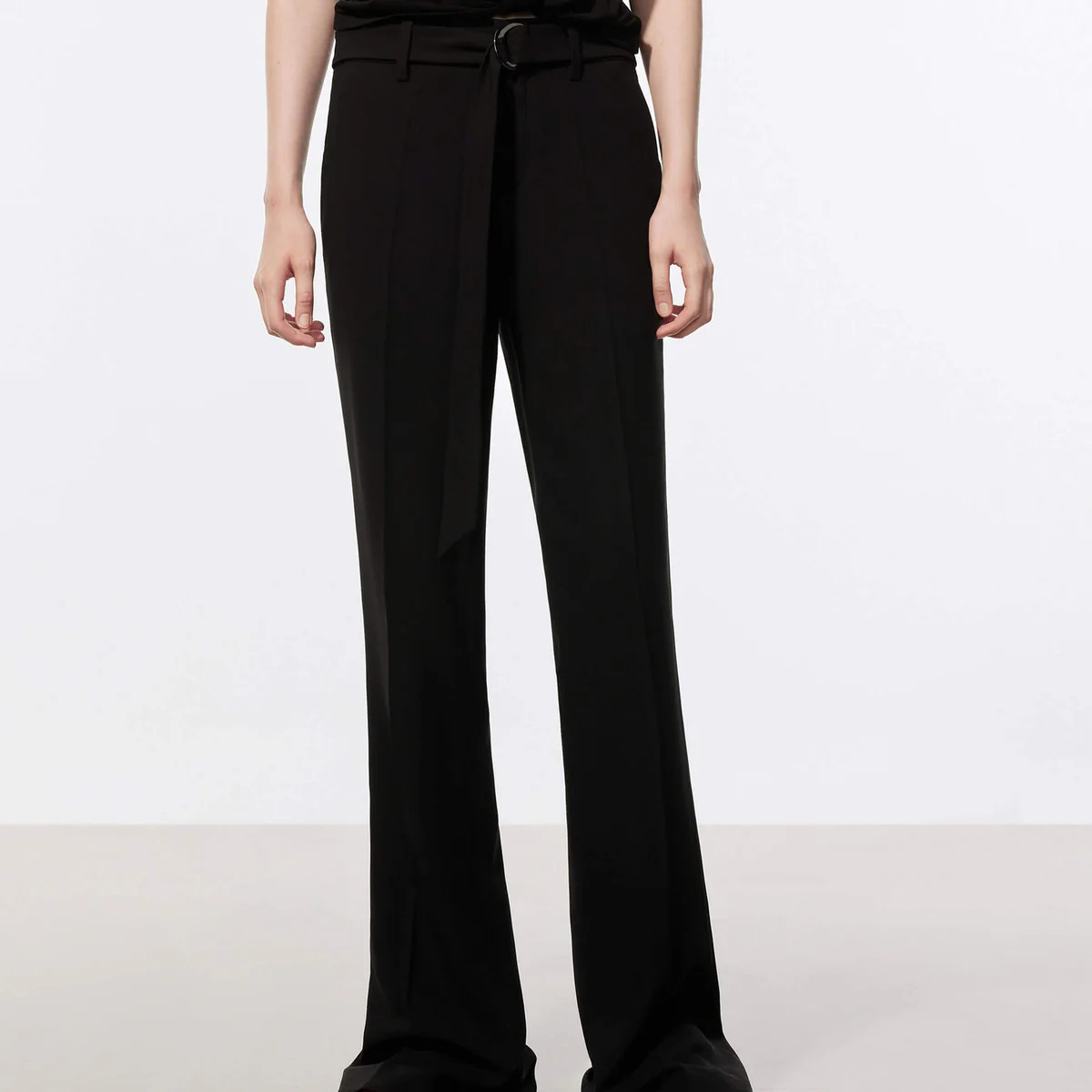 MO&Co. Women's Belt Flared Cut Pants | MO&Co.
