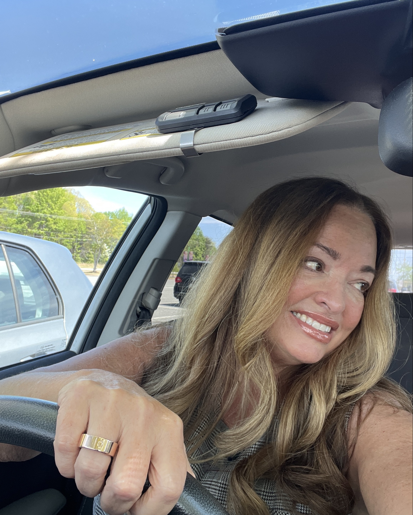 Affordable o ring for health tracking.

Sleep 
Steps
Heart
Oxygen 
Exercise 
Mood
Temperature 

#LTKActive #LTKTravel #LTKfitnessgoals