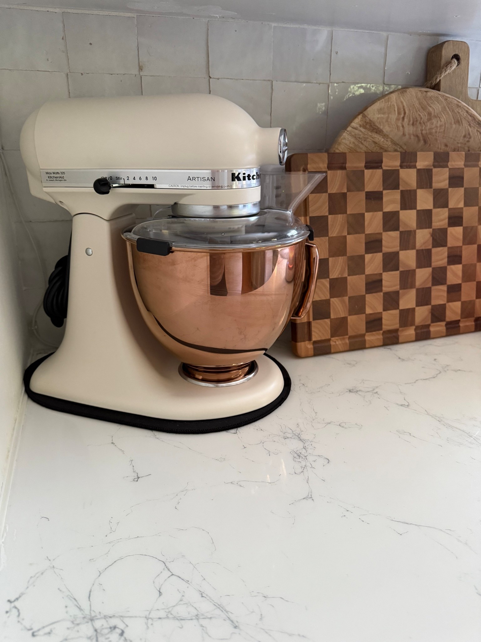 My kitchen aid mixer is a Hearth and Hand exclusive at Target

Linen colored mixer body 
Copper, 5 qt bowl 

#LTKStyleTip #LTKHome #LTKSaleAlert