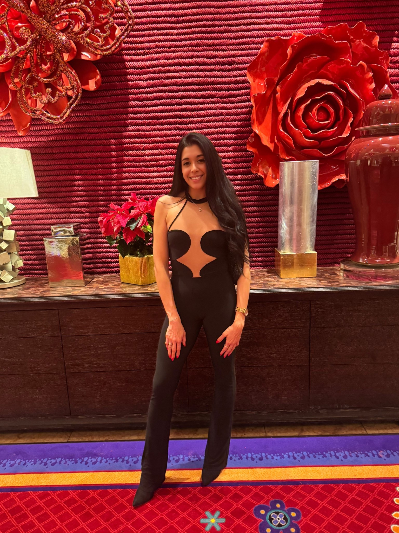 Vegas ootn #blackbodysuit #blackpantsuit #vegas #vegasootd #revolve #fashionnova

#LTKPetite #LTKTravel #LTKootd