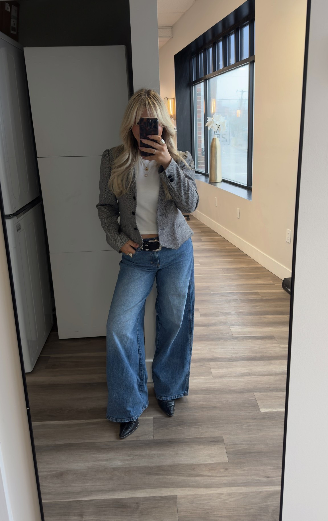 Blazer thrifted 
Perfect white tshirt size small 
Wide leg Walmart jeans size 7
Slip on pointed toe shoes size 7 

#LTKWorkwear #LTKU #LTKootd