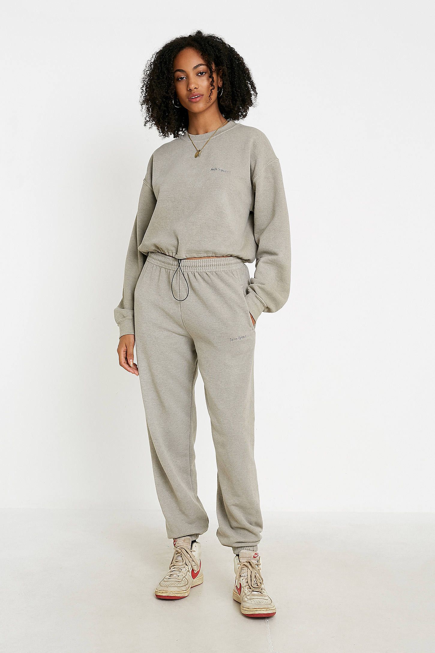 iets frans... Jogginghose in Hellbraun | Urban Outfitters (EU)