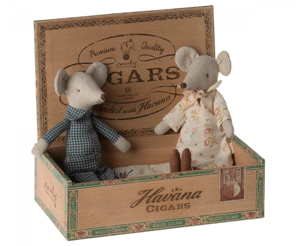Grandma & Grandpa Mice in Cigarbox | MailegUSA